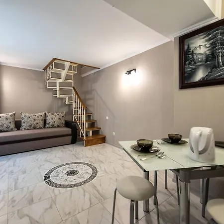 Apartment Legrand Ekaterininskaya 14 *